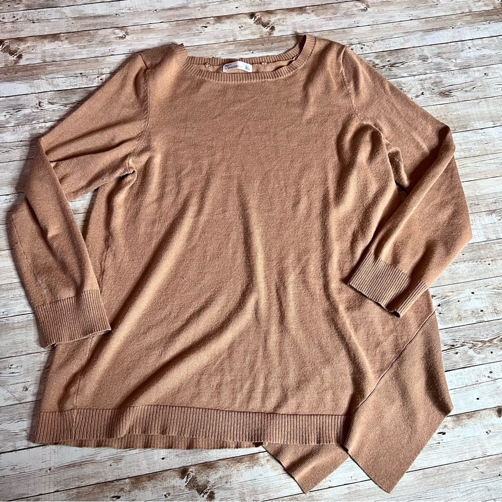 💚89th & Madison asymmetrical hem sweater